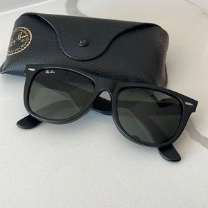 Ray Ban Matte Black Wayfarer